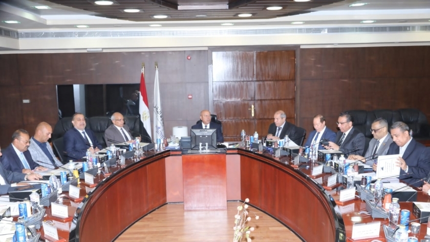 وزير النقل يترأس الجمعية العمومية للشركة المصرية للصيانة الذاتية للطرق والمطارات