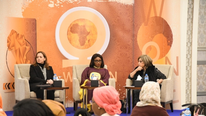 "التخطيط" و"القومي للإدارة" يطلقان "برنامج القيادة للمرأة الأفريقية"