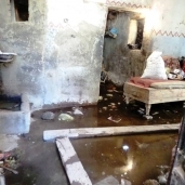 المياه الجوفية تغرق أحد المنازل بقرية «خور عواضة»