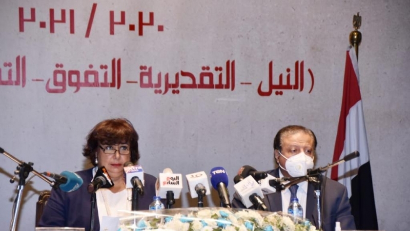 الدكتورة إيناس عبدالدايم وزيرة الثقافة والدكتور هشام عزمي أمين المجلس الأعلى للثقافة
