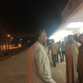 وزير النقل يتفقد محطة اسنا للسكك الحديدية