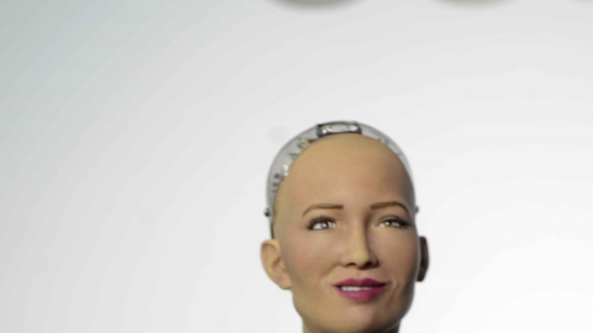 «الروبوت صوفيا» متحدثا في نسخة 2019 من منتدى شباب العالم