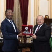 رئيس جامعة القاهرة ورئيس برلمان بوركينا فاسو