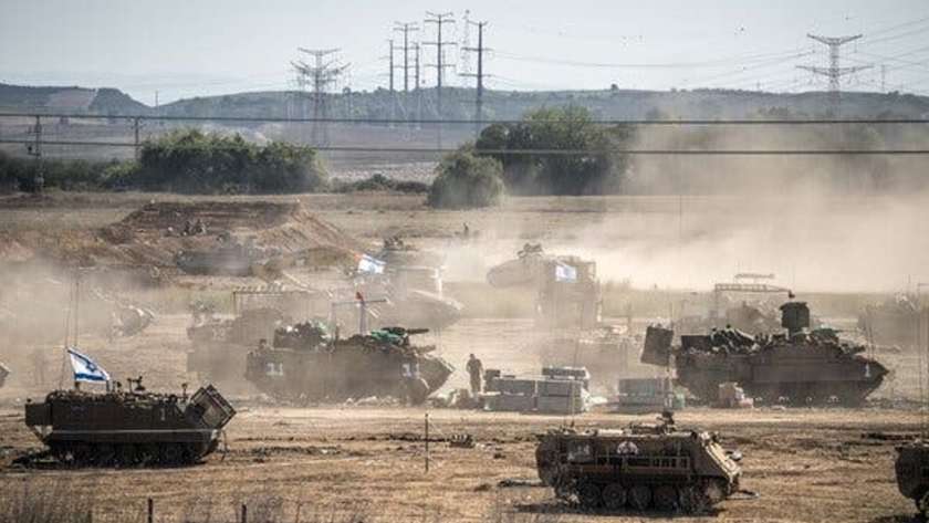 اصطفاف مدرعات إسرائيلية على حدود غزة البرية