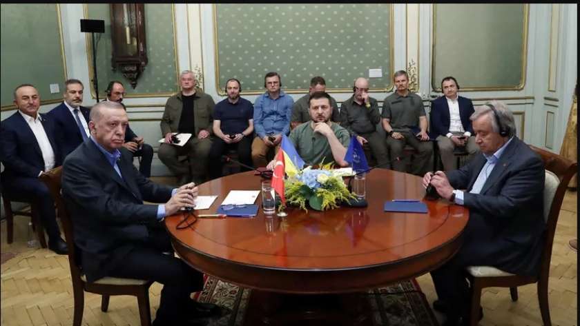الاجتماع الثلاثي في أوكرانيا