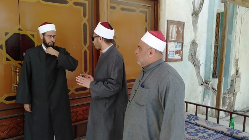 لجنة من أوقاف البحر الأحمر للمرور على المساجد