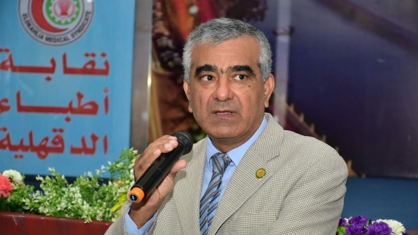 الدكتور أسامة الشحات - نقيب أطباء الدقهلية