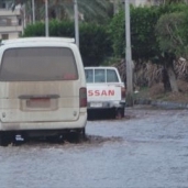 بالصور| الأمطار الغزيرة تغرق شوارع كفر الشيخ.. وتعطل حركة المرور