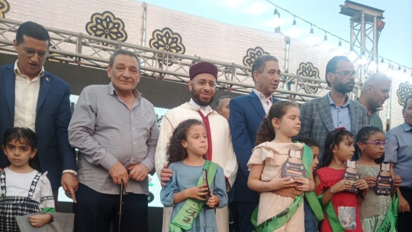 أسامة الأزهري يكرم 200 طفل من حفظة القرآن الكريم في ههيا بمحافظة الشرقية