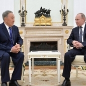 الرئيسان الروسي فلاديمير بوتين والكازاخستاني نور سلطان نزاربايف