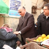 محافظ القاهرة يستجيب لطلب احد المواطنين بتخصيص باكية سوق