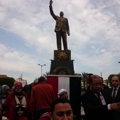 أحد تماثيل الزعيم الراحل جمال عبد الناصر