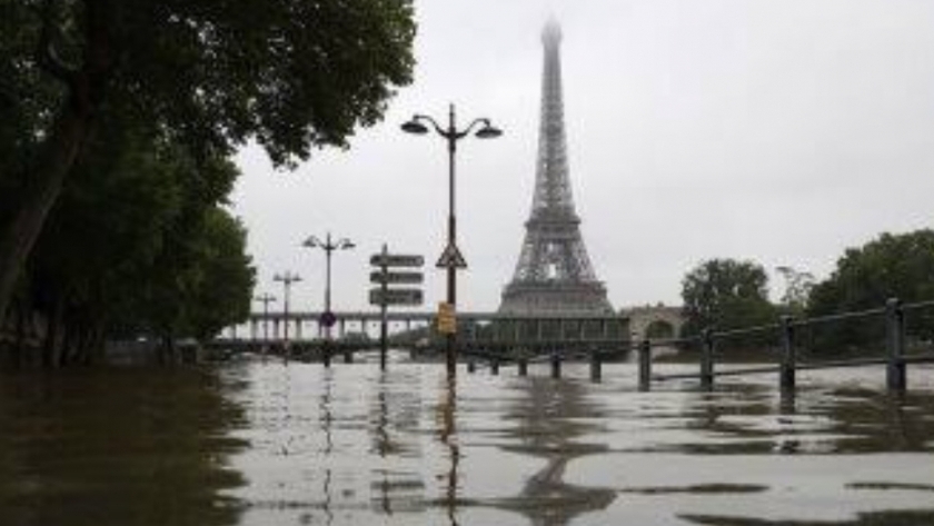 فيضانات فرنسا - أرشيفية