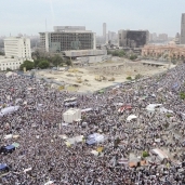 ثورة 25 يناير أطاحت بالرئيس الأسبق حسنى مبارك بعد 30 سنة فى الحكم