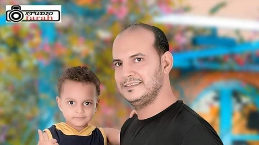الطفل يوسف حسن عودة ووالده
