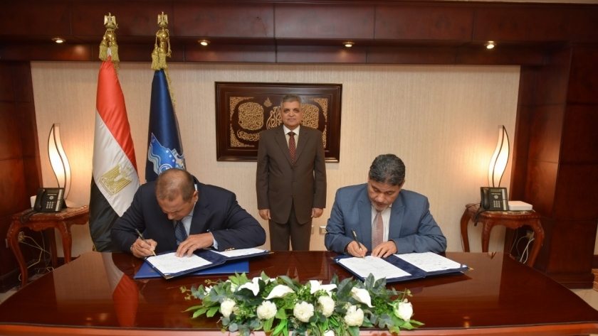 اتفاقية تفاهم بين هيئة قناة السويس وترسانة البحر الأحمر