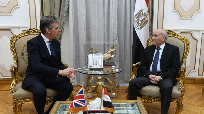 تعاون "مصري - بريطاني" في تصنيع أنظمة معالجة المياه وتوفير الطاقة 