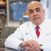 الدكتور كريم أبو المجد رائد زراعة الأمعاء في أمريكا