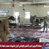 رجال الإسعاف أثناء محاولات إنقاذ الجرحى وانتشال الجثث «نقلاً عن قناة الإخبارية السعودية»