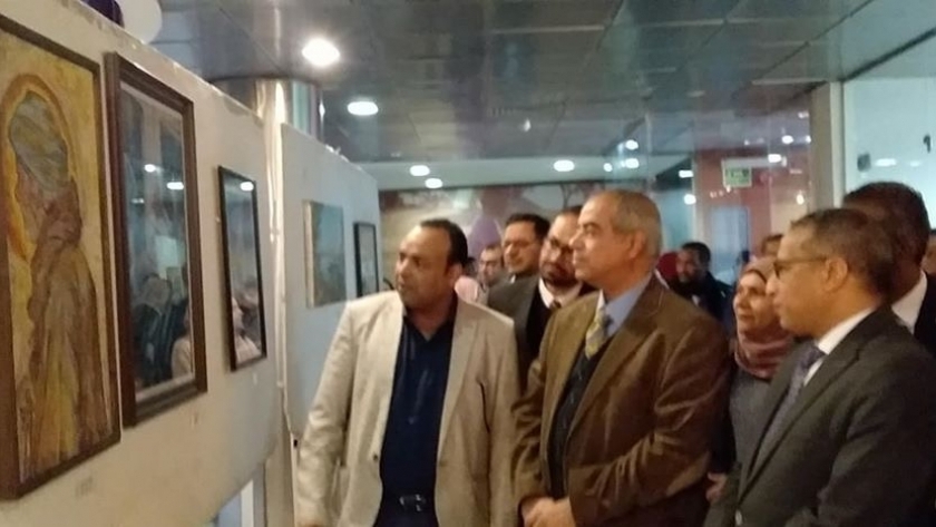 افتتاح معرض جامعة الأقصر الأول بقاعة المعارض بمكتبة مصر العامة بالكرنك
