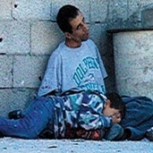 مشهد اغتيال الصهاينة للطفل الفلسطيني محمد الدرة
