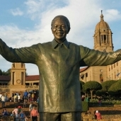 تمثال مانديلا