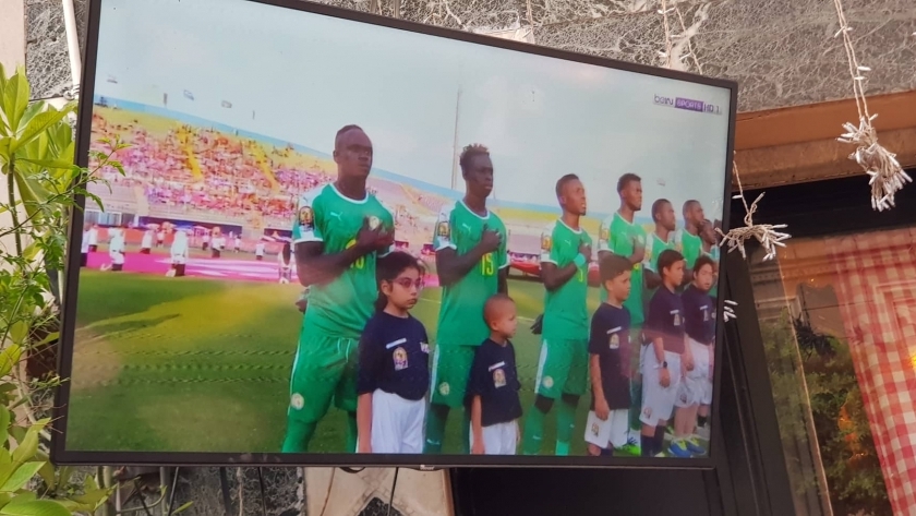 أطفال متلازمة داون مع لاعبي السنغال