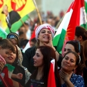 أكراد يدعمون الاستفتاء