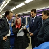 بالصور| وزير النقل يتابع حالة السكة الحديد ومشروع تطوير نظم الإشارات