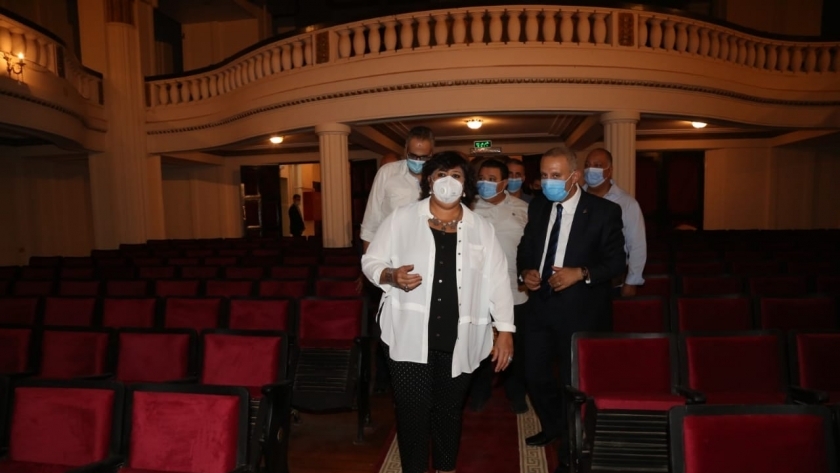 بعد توقف 3 سنوات.. وزيرة الثقافة تتفقد تطوير مسرح ليسيه الحرية بالإسكندرية