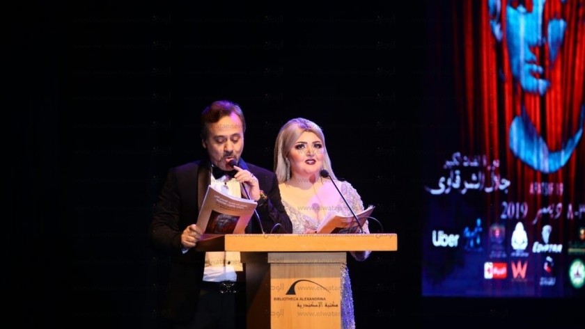 إيهاب فهمي ومها أحمد يقدمان حفل افتتاح مهرجان الإسكندرية المسرحي