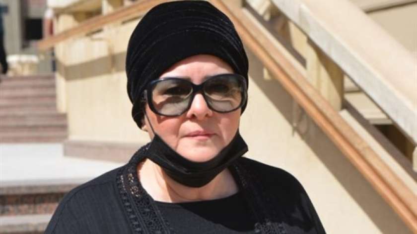 الفنانة دلال عبدالعزيز قبل إصابتها بكورونا (أرشيفية)