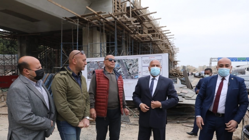 الوزير يتفقد مشروعات الكباري في طريق القاهرة - الإسكندرية الصحراوي
