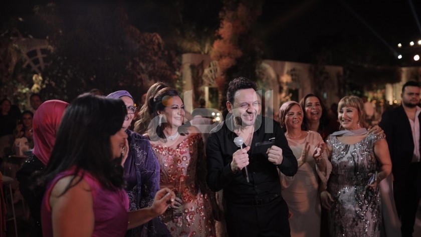 مصطفى قمر يحيي حفل زفاف ابنة المخرج شريف عرفة (صور)