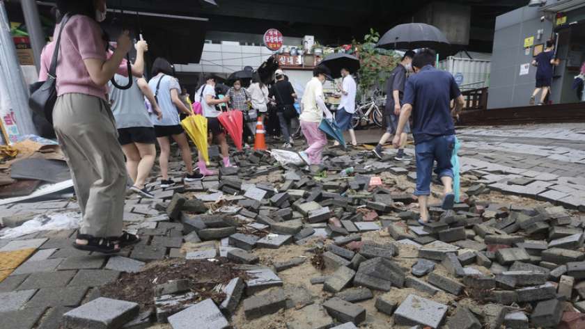 جانب من الأضرار الناتجة عن السيول في كوريا الجنوبية