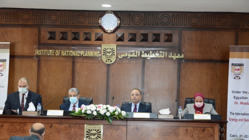 وزيرة التخطيط:توقعات عالمية بتحقيق اقتصاد مصر معدل نمو موجب نهاية 2020