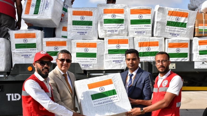 وصول المساعدات الهندية إلى مطار العريش
