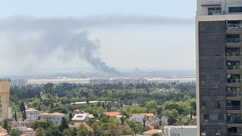 حريق مطار بن جوريون في إسرائيل