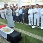 بالصور| وزير الداخلية يشارك في تشييع جنازة الشهيد النقيب محمد أنور