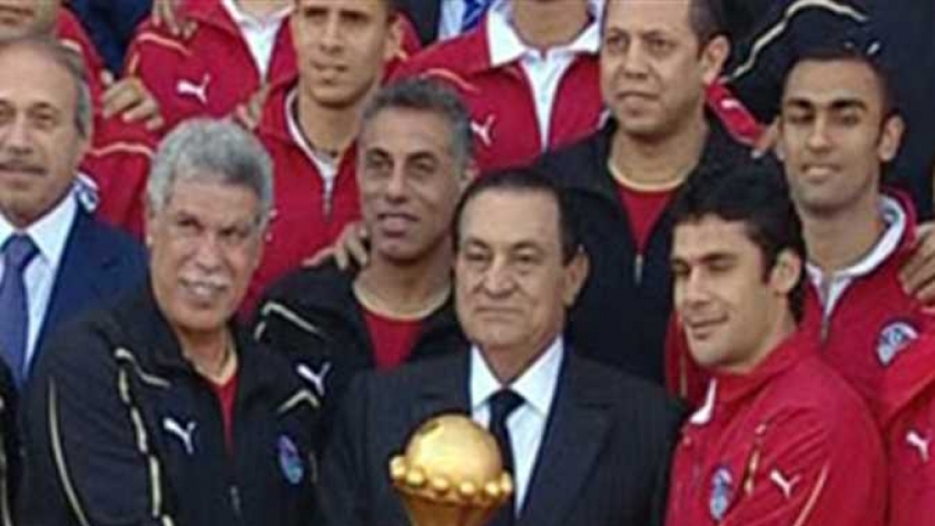 نجوم منتخب مصر يروون لـ"الوطن" زكرياتهم مع مبارك: كتبنا في عهده تاريخا