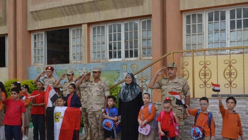 القوات المسلحة تكرّم أبناء الشهداء ومصابي العمليات في بداية العام الدراسي