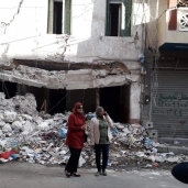 انهيار أجزاء من عقار قديم وسط الإسكندرية