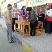 بالصور: توافد الناخبات علي لجان الاقتراع في دمياط