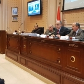 جانب من جلسة عمرو نصار مع أعضاء لجنة الصناعة بالبرلمان