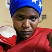 سودانية تمارس الملاكمة فى أم درمان
