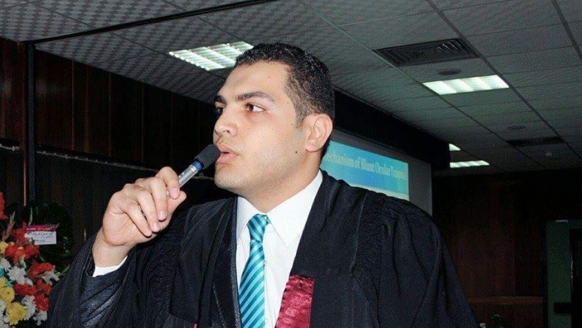 الدكتور محمد الشافعى ، مدرس مساعد طب العيون بكلية الطب بجامعة كفر الشيخ ومؤسس الحملة