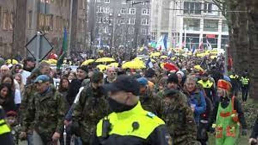 احتجاجات هولندا ضد قيود كورونا