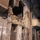 سقوط أجزاء من عقار وسط الإسكندرية