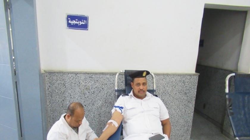 حملة للتبرع بالدم بمديرية أمن الأقصر