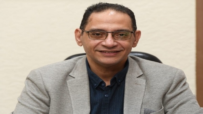 الكاتب الصحفي محمد عدوي